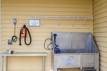 Pet grooming salon
